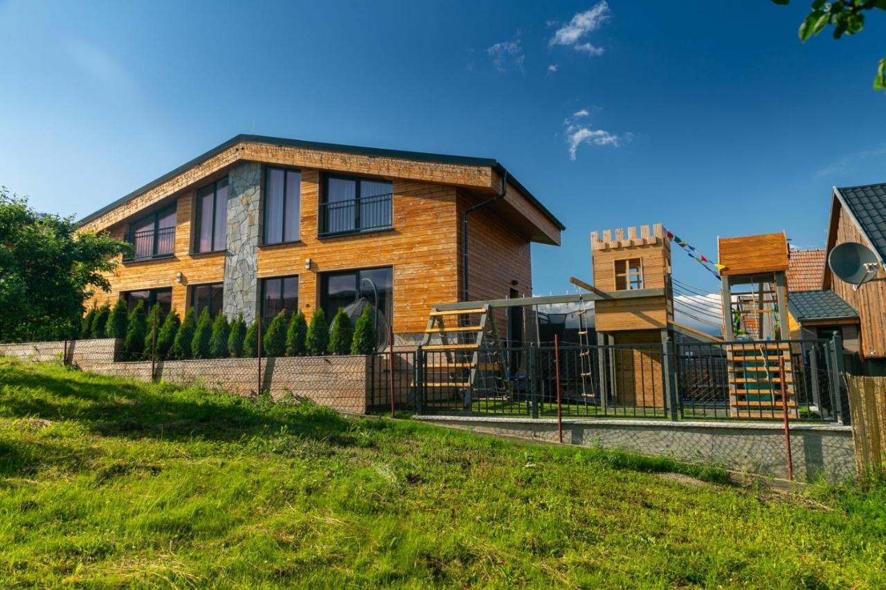 Apartments Pemikas II Liptovský Mikuláš Esterno foto